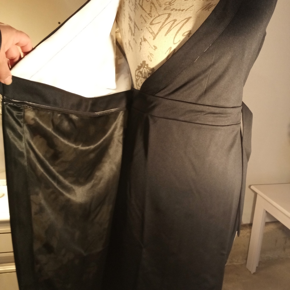 Dress - Picture 6 of 8